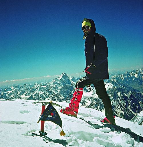 Peter Habbeler na vrcholu Gasherbrum I (8068 m)