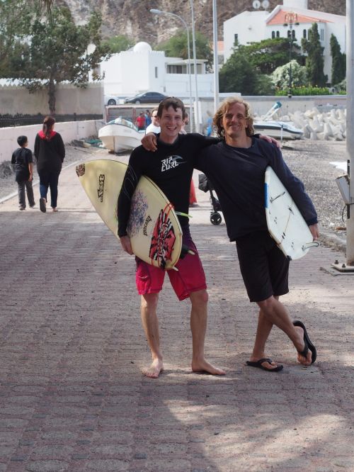 Surfing v Muskatu, foto OB