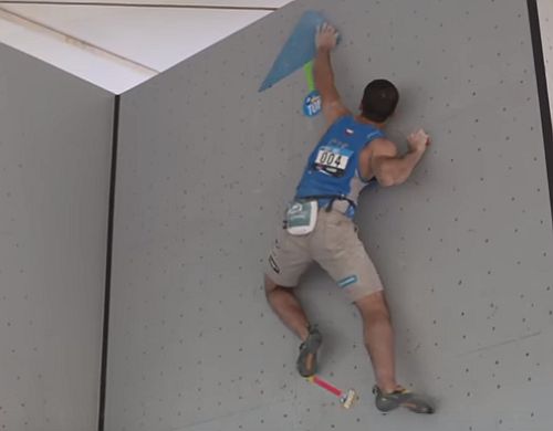 Martin Strnk semifinle boulder . 4