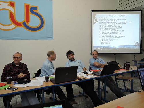 pedsednictvo VV HS: (zleva) R. Keil, P. Resch, J. Bloudek, . Budsk