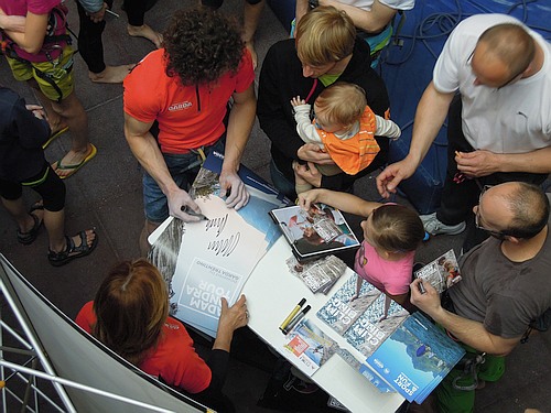 Adam Ondra Tour Praha autogramidda