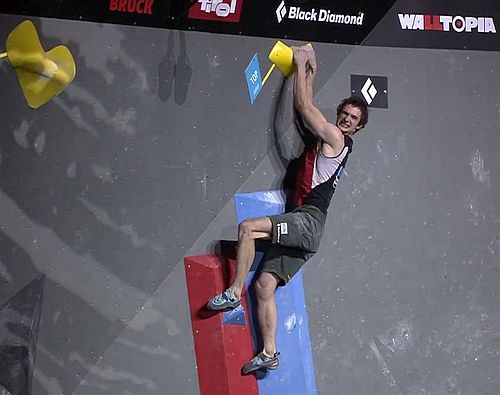 Adam Ondra bouldering